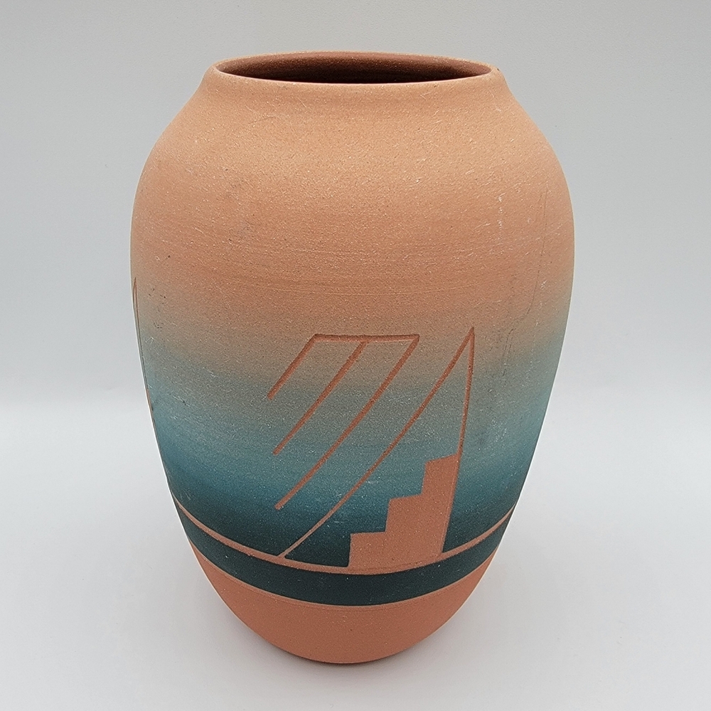 S. Thunder Sioux Native American Handmade Clay Pottery Teal 6.5in Vase
